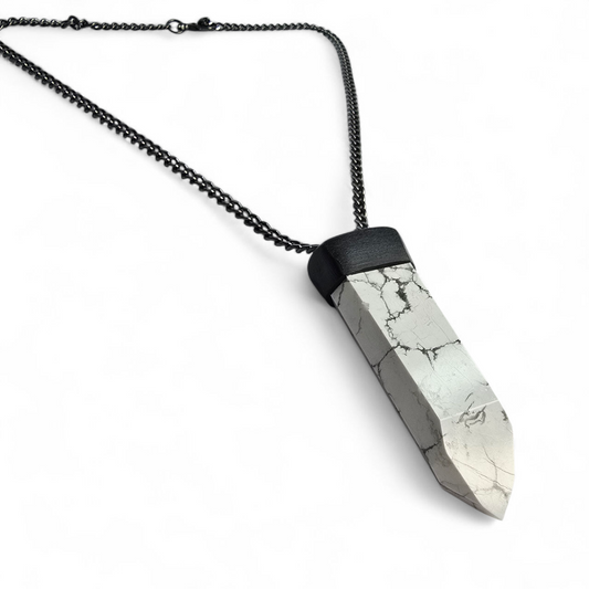 HOWLITE NECKLACE