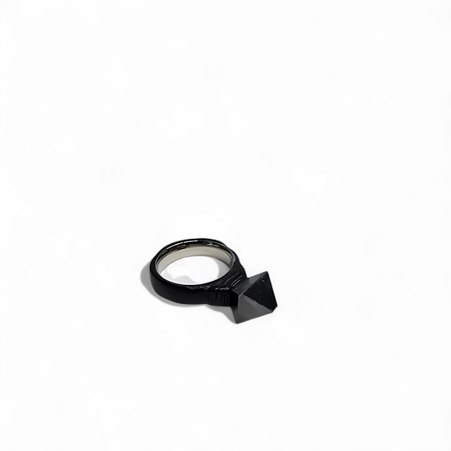 MAGNETITE RING size 12