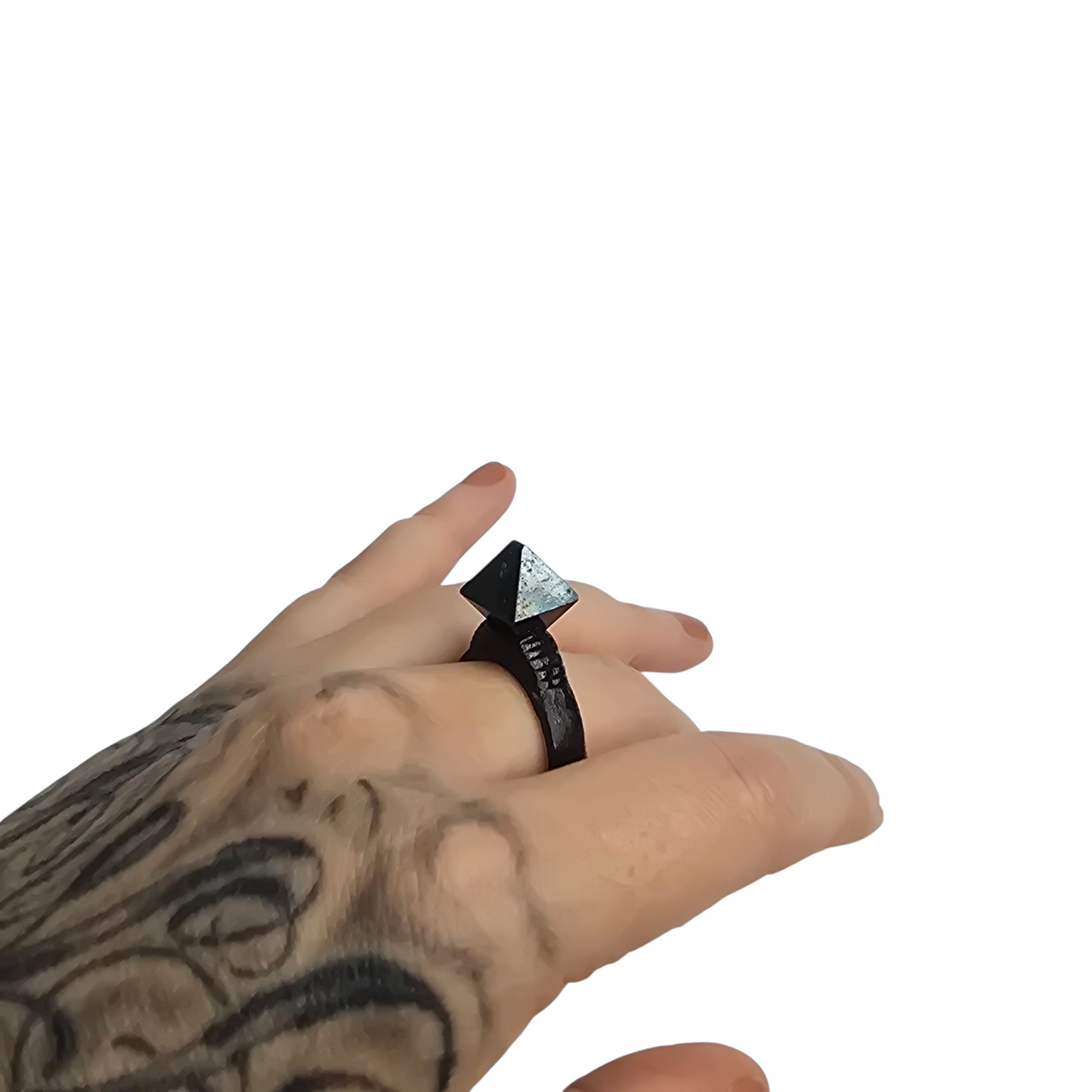 MAGNETITE RING size 12